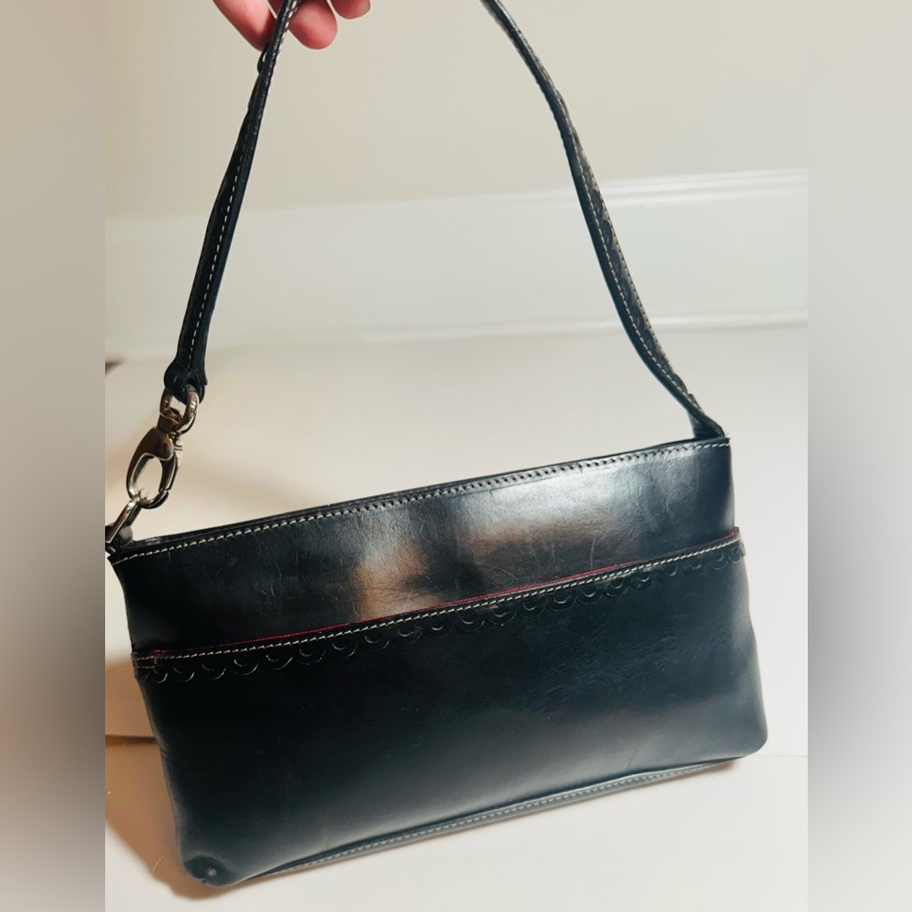 Tusk Elegant Black Leather Shoulder Bag/ baguette bag